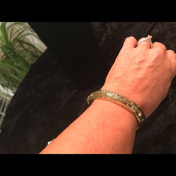 Bracelet, goldtone with rhinestones - Picture 2 of 2